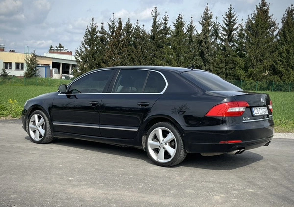 Skoda Superb cena 54900 przebieg: 249000, rok produkcji 2014 z Kuźnia Raciborska małe 301